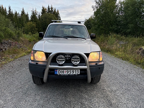 Toyota Land Cruiser 5 of 30