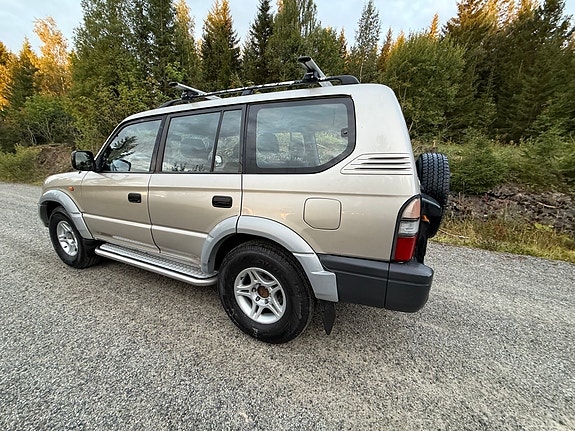 Toyota Land Cruiser 23 of 30