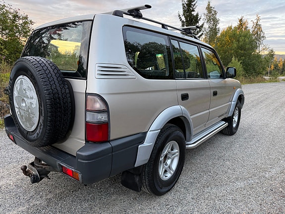 Toyota Land Cruiser 16 of 30