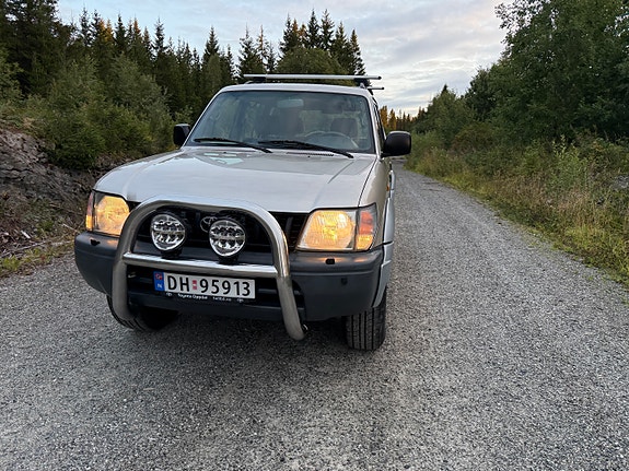Toyota Land Cruiser 4 of 30