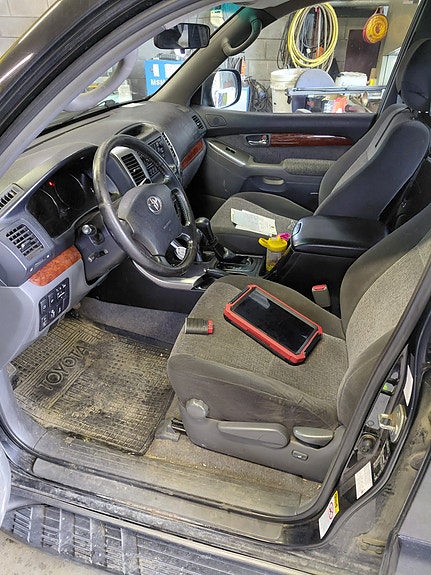Toyota Land Cruiser 3 of 14