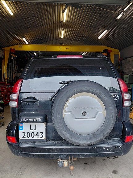 Toyota Land Cruiser 4 of 14