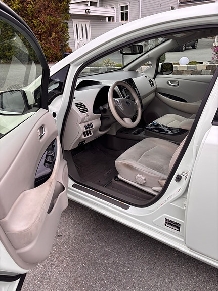 Nissan Leaf 6 of 30