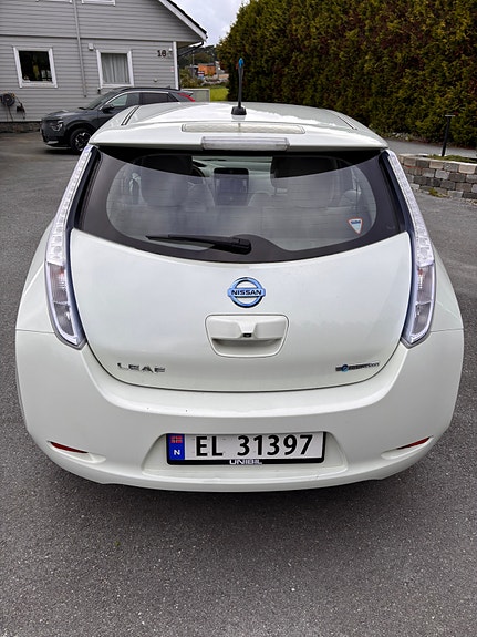 Nissan Leaf 5 of 30