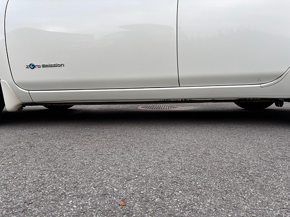 Nissan Leaf 24 of 30