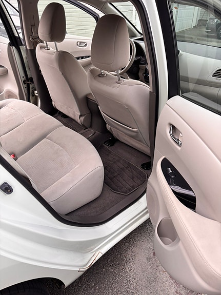 Nissan Leaf 10 of 30