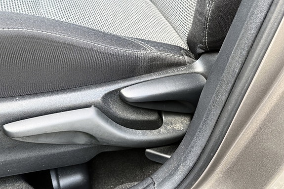 Toyota Yaris 29 of 30