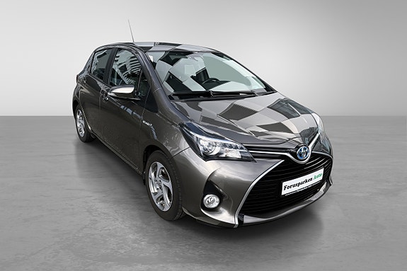 Toyota Yaris 4 of 30