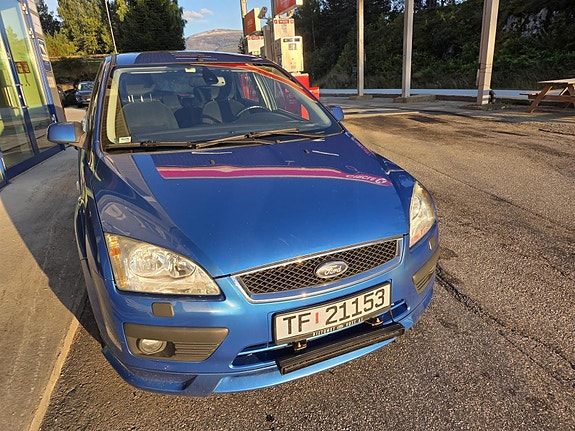 Ford Focus 2 of 7