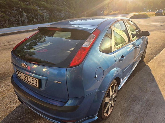 Ford Focus 4 of 7