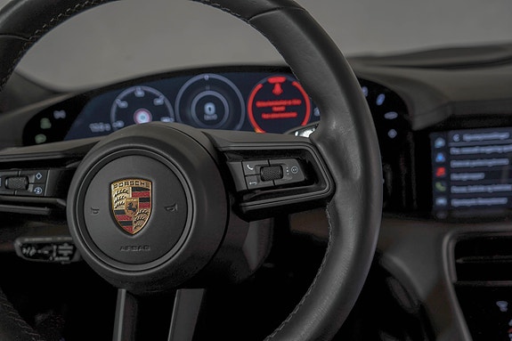 Porsche Taycan Turbo 25 of 30