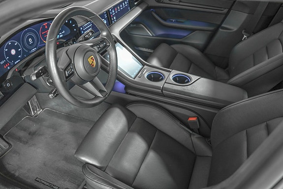Porsche Taycan Turbo 19 of 30
