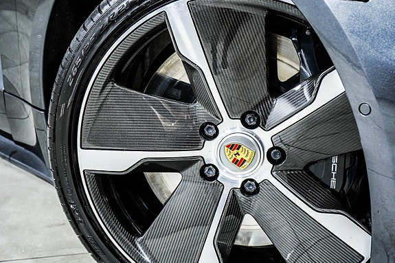 Porsche Taycan Turbo 9 of 30