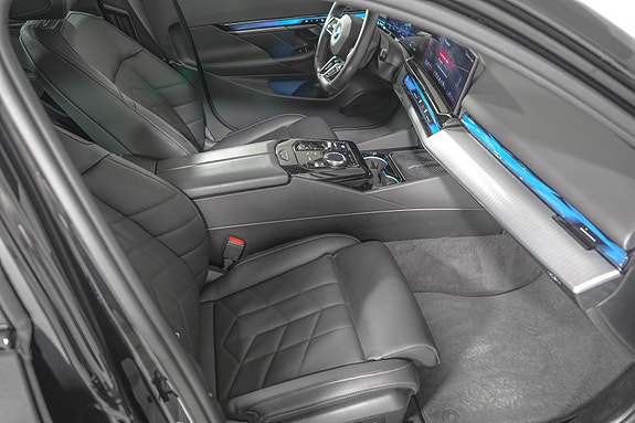 BMW i5 18 of 30