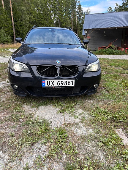 BMW 530xd 2 of 17