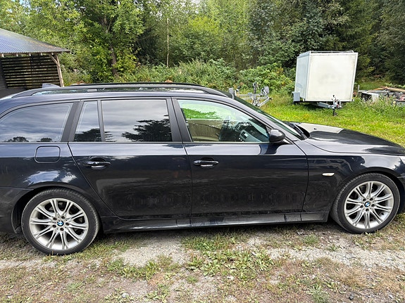 BMW 530xd 3 of 17