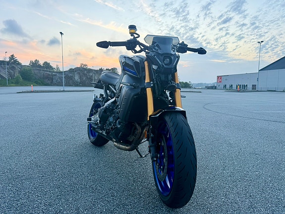 Yamaha MT-09 2 of 6