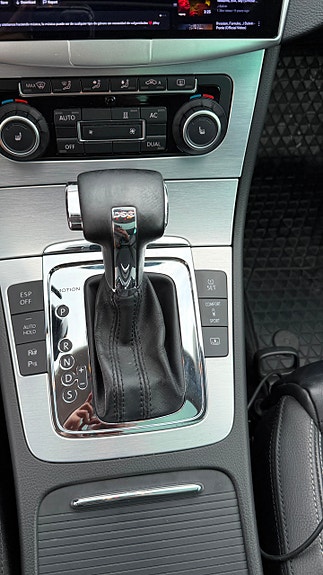 Volkswagen Passat CC 20 of 22