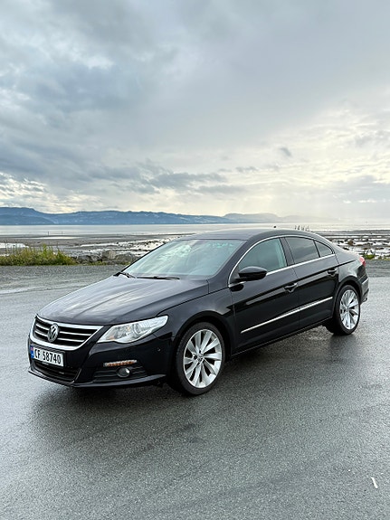 Volkswagen Passat CC 2 of 22