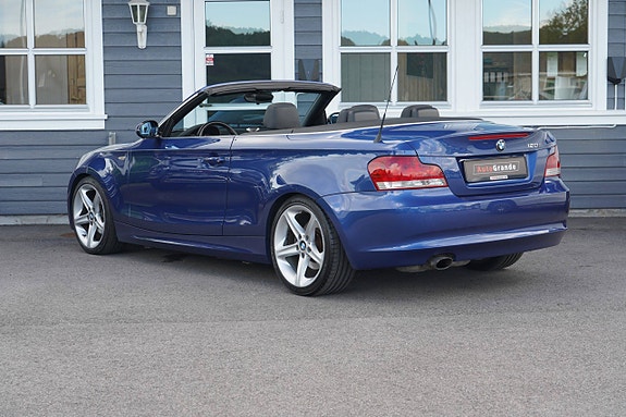 BMW 120i 9 of 17