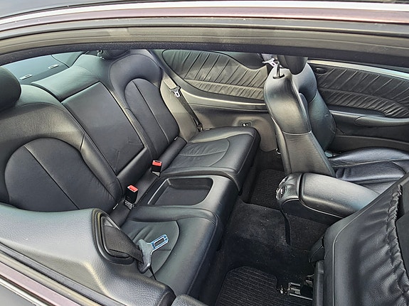 Mercedes-Benz CLK200 9 of 17