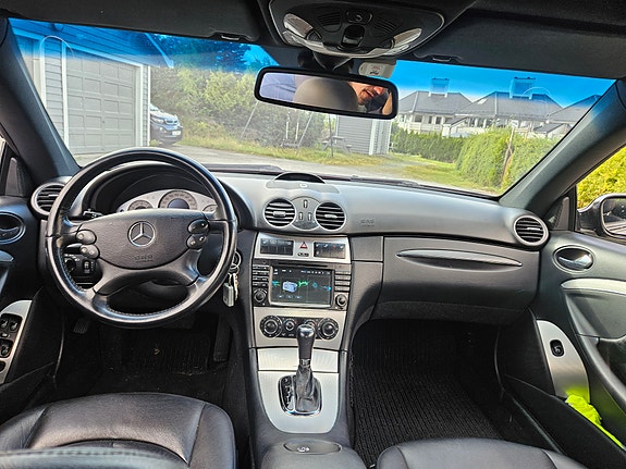 Mercedes-Benz CLK200 7 of 17