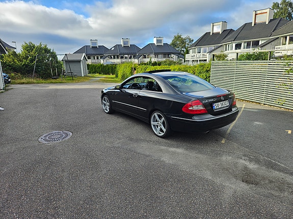 Mercedes-Benz CLK200 4 of 17