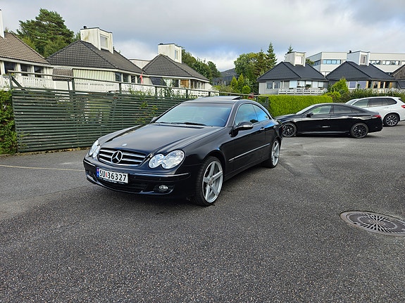 Mercedes-Benz CLK200 3 of 17