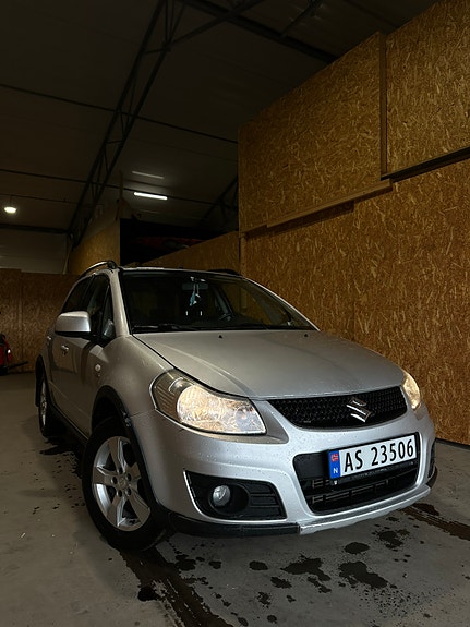 Suzuki SX4 2 of 22