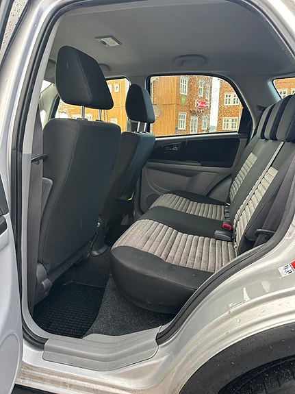 Suzuki SX4 10 of 22