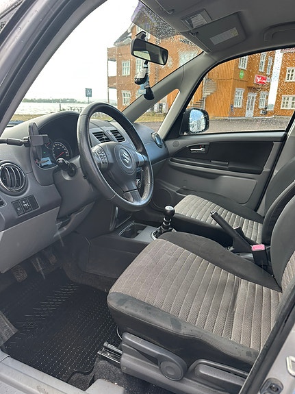 Suzuki SX4 9 of 22