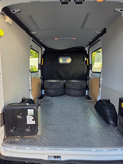 Ford Transit 10 of 23