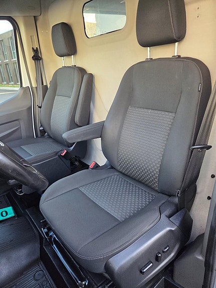 Ford Transit 22 of 23