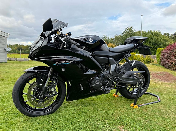 Yamaha R7 4 of 15