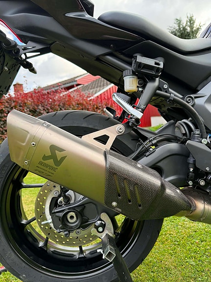 Yamaha R7 7 of 15