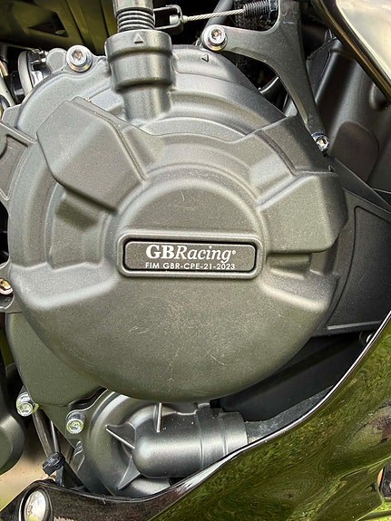 Yamaha R7 6 of 15