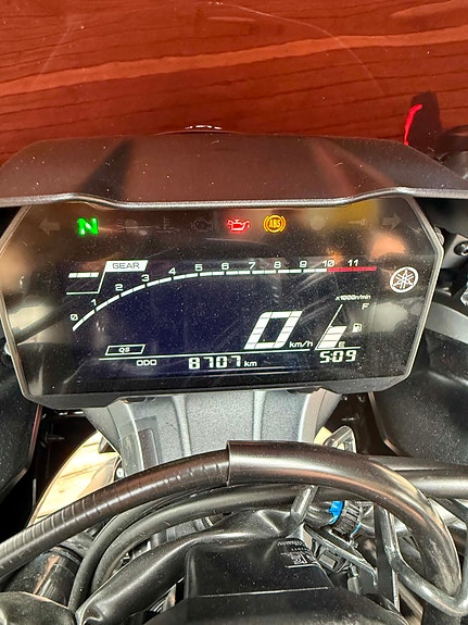 Yamaha R7 15 of 15