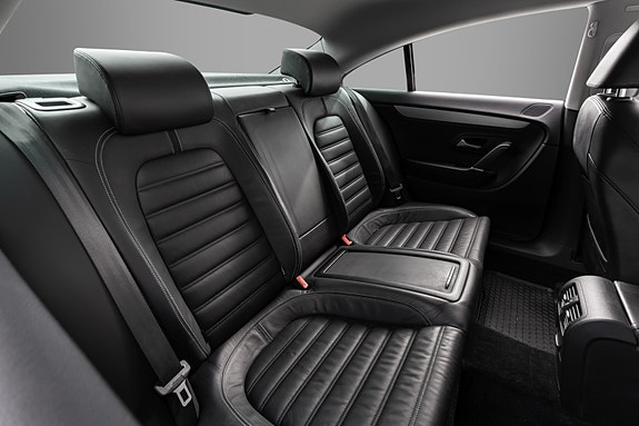 Volkswagen Passat CC 14 of 30