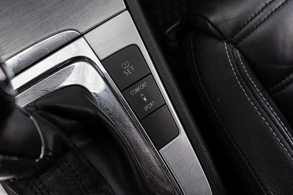 Volkswagen Passat CC 30 of 30