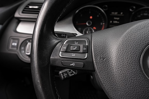 Volkswagen Passat CC 28 of 30