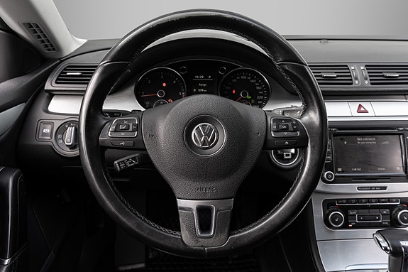 Volkswagen Passat CC 26 of 30