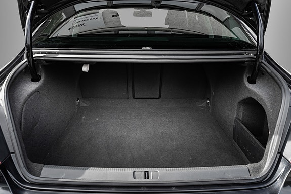 Volkswagen Passat CC 10 of 30
