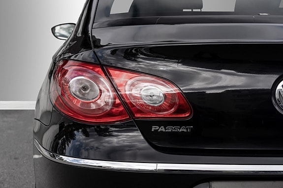 Volkswagen Passat CC 8 of 30