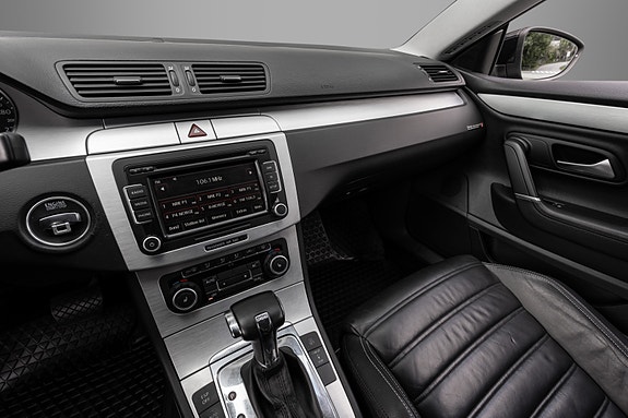 Volkswagen Passat CC 24 of 30