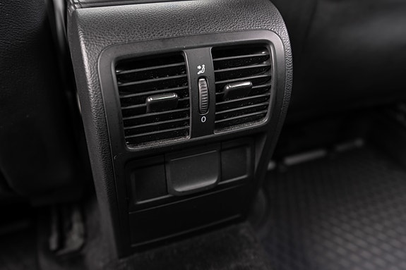 Volkswagen Passat CC 27 of 30