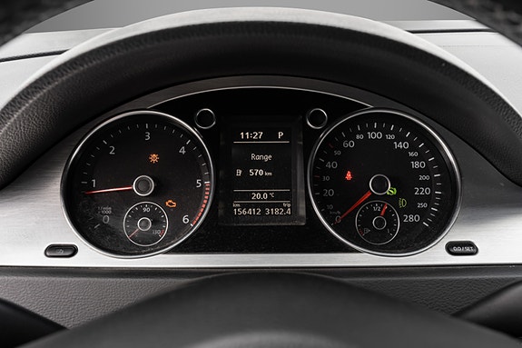 Volkswagen Passat CC 15 of 30
