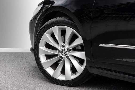 Volkswagen Passat CC 9 of 30