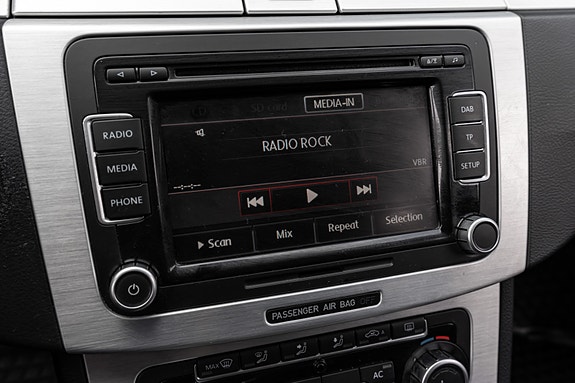 Volkswagen Passat CC 19 of 30