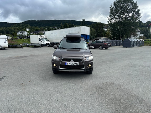 Mitsubishi Outlander 2 of 11