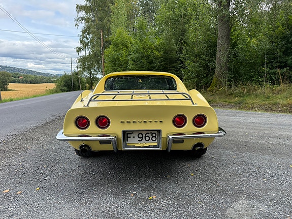 Chevrolet Corvette 4 of 30